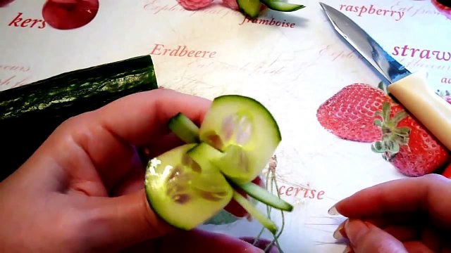 Бабочка из огурца! Butterfly cucumber! №1 Украшения из огурца! Decoration of cucbmber!