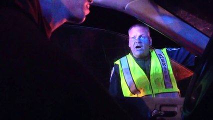 I love how in every video when anybody expresses a basic knowledge of their constitutional rights, the cops   always ask "Are you a law student/lawyer?"