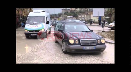 Moti me shi, Në pak minuta reshjet e shiut përmbytin rrugët e Gjirokastrës
