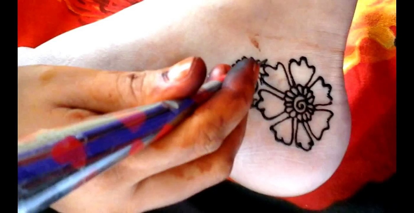 simple & Elegant Arabic mehndi design for legs 2016