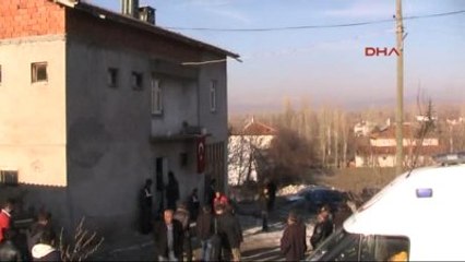 Konya 'Bordo Bereli' Yüzbaşı Yaşar'ın Şehit Haberi, Ailesini Yasa Boğdu Ek Görüntü