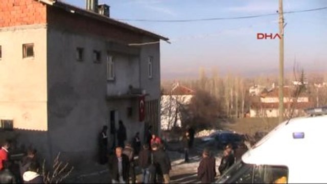 Konya 'Bordo Bereli' Yüzbaşı Yaşar'ın Şehit Haberi, Ailesini Yasa Boğdu Ek Görüntü