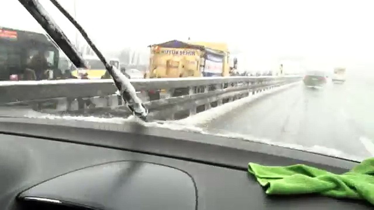 Beylikdüzü istikametinde metrobüs seferleri durdu