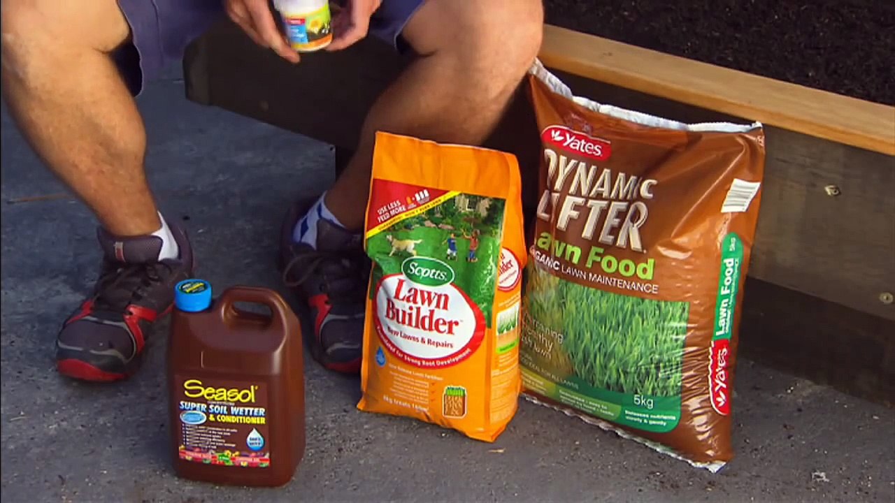 Cet homme a transformé sa terrasse en un grand lit confortable, mais regardez bien le matelas  !