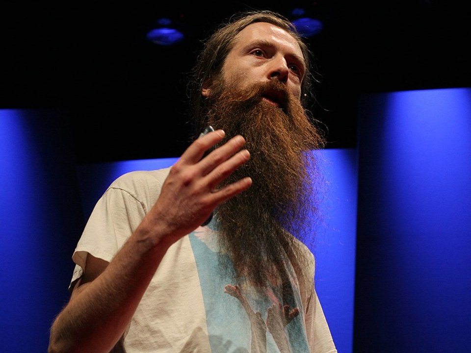 Обри ди Грей считает, что старения можно избежать / Aubrey de Grey - says we can avoid aging [SUB RUS]