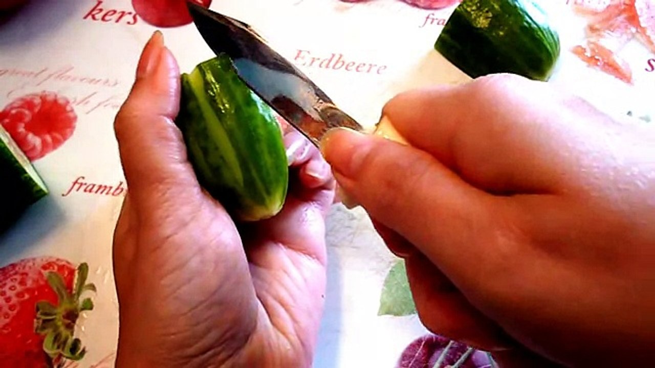 Цветок из помидора и огурца! Украшения из овощей! Decoration of vegetables! Carving vegetables