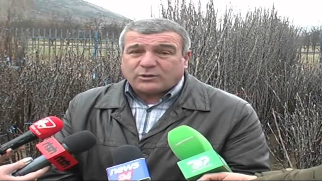 MINISTRIA E BUJQESISE U KERKON FERMEREVE NE KORÇE TE NDRYSHOJNE LLOJIN E MOLLEVE LAJM
