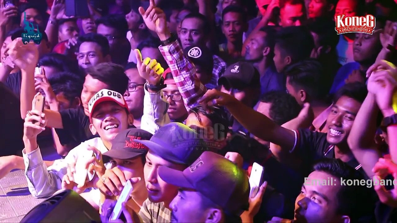 VIA VALLEN - Cinta Tak Terbatas Waktu [3rd LIVE CONCERT - Liquid Cafe] [KONEG JOGJA - Dangdut Koplo]