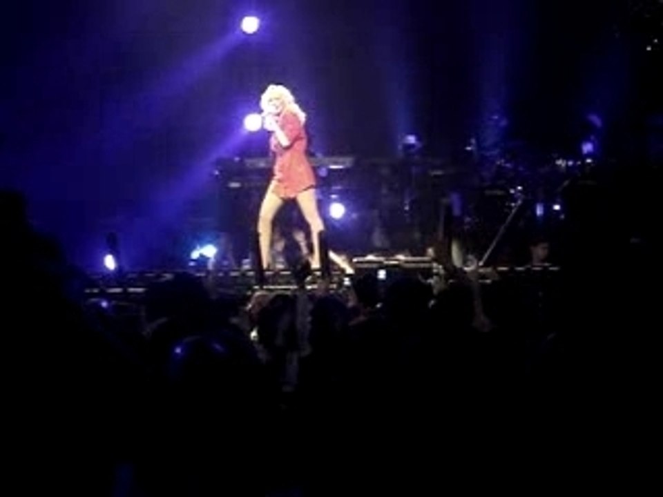 Christina Aguilera - BEAUTIFUL