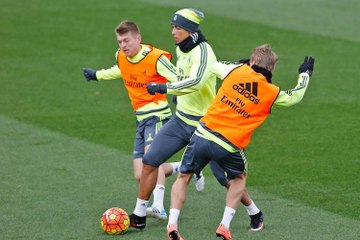 Real Madrid training 10/02/2016 WThe unlimited class Modric measured center to the outside