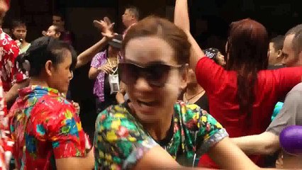 SONGKRAN WATER FESTIVITIES SOI COWBOY BANGKOK 2015 (3)