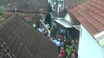 Endonezya'da Uçak Evin Üstüne Düştü: 2 Pilot Hayatını Kaybetti