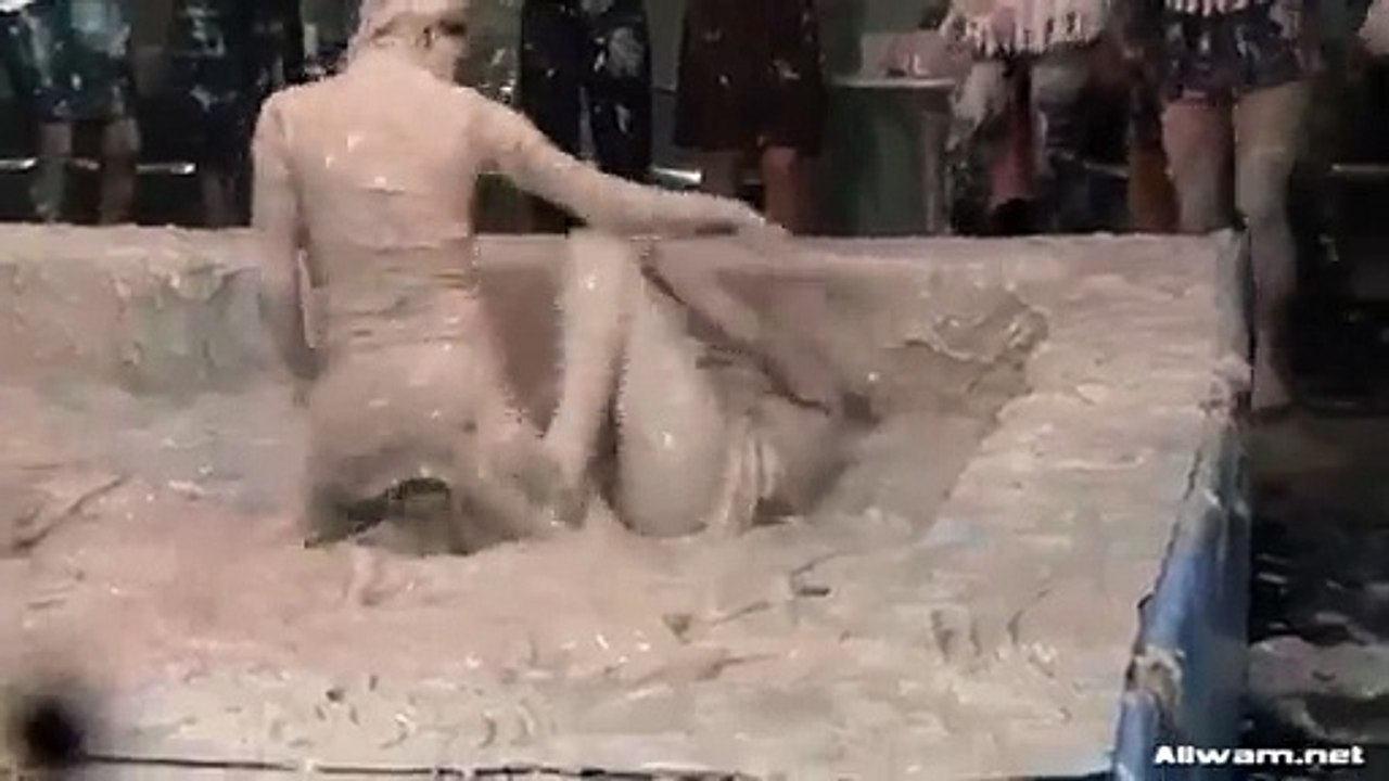 Mud wrestling women 2016 Viral HD Video