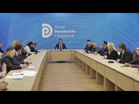 Report TV - Debatet për Byronë, Topalli irritohet me Bashën ...por s'braktis Berishën!