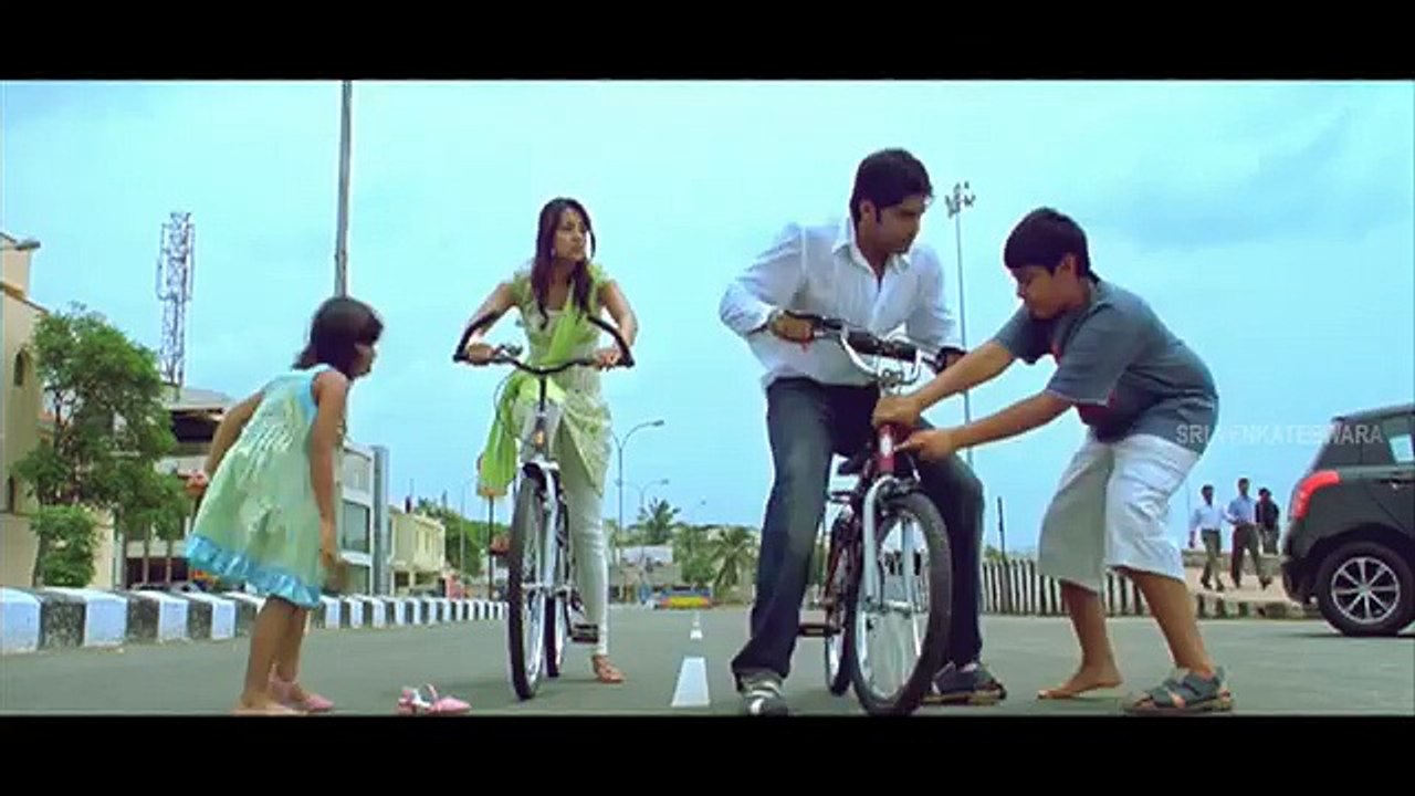 Sarvam Telugu Movie || Trisha Accident Scene  || Arya, Trisha (720p FULL HD)