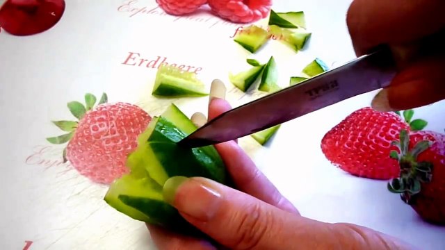 Цветок из огурца! Украшения из огурца. Flower of Cucumber Decoration of Cucumber