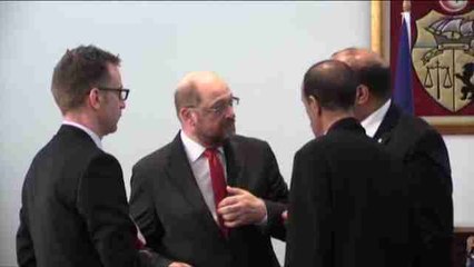 Schulz opta por la diplomacia y rechaza una intervención en Libia