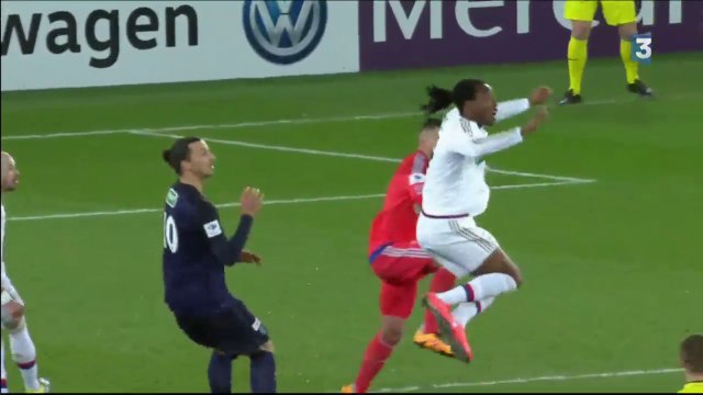 Zlatan and PSG Big Chance - PSG v. Lyon 10.02.2016 HD