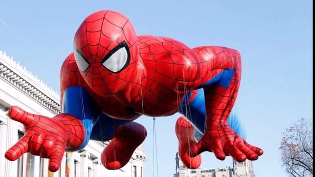 Парад огромных надувных игрушек в Нью-Йорке