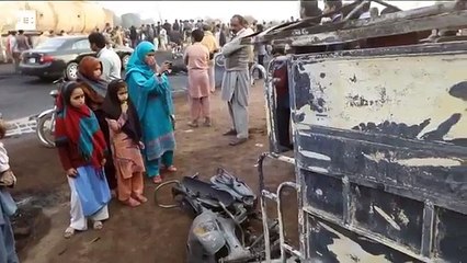 Al menos 13 muertos, seis de ellos niños, en un accidente de tránsito en Pakistán