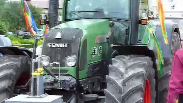 Тракторы, кто сильнее- Fendt 820 Vario vs Zetor 16145