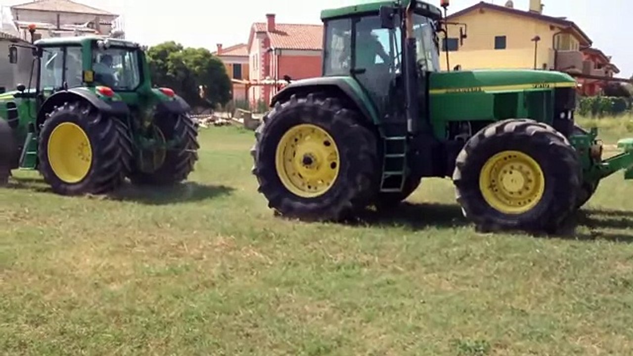 Тракторы, кто сильнее- John Deere 6530 vs John Deere 7810