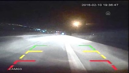 Otomobil Şarampole Devrildi: 2 Yaralı