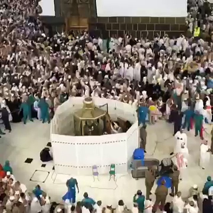 Lucky People offering Prayer in Maqam-e-Ibrahim