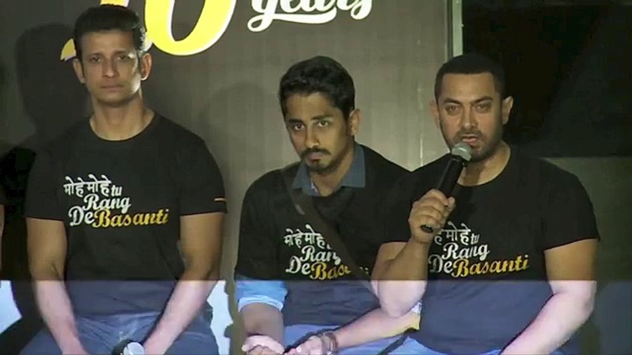 Proud Muslim - Aamir fitting reply to Akshay Kumars Intolerance comment on Aamir