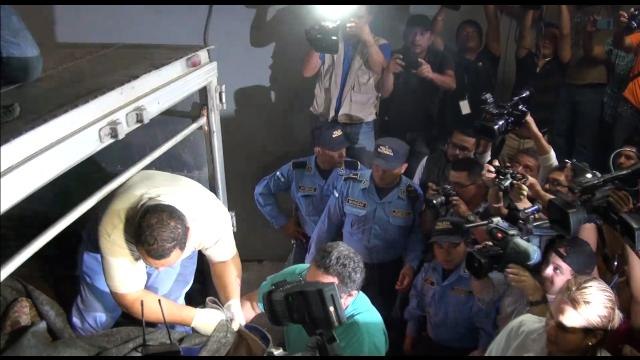 Hondureños manifiestan frente a la Morgue por el asesinato de Berta Cáceres