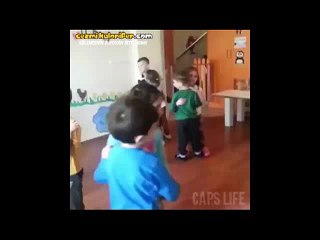 Yalnızlığı Küçük Yaşta Tadan Çocuk