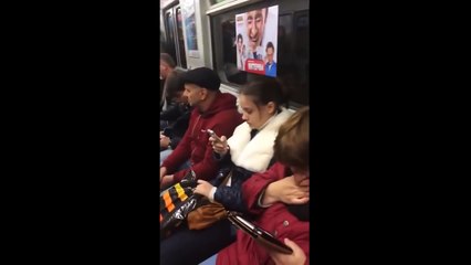 В метро и не такое увидишь)