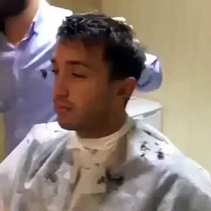 Muslera Berberde Türkçe Konuşuyor Süleyman Çok iyi Kuaför