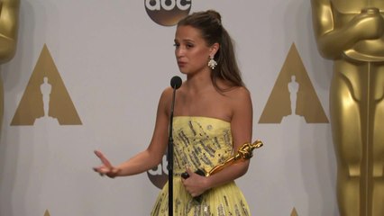 Alicia Vikander Is All About LGBT Rights And Caitlyn Jenner At Oscars