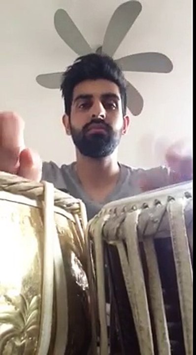 Maroon 5 - Moves Like Jagger.