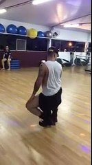 Buzz : Michel Castro Alves, l'homme qui bootyshake mieux que Beyoncé et Shakira réunies !