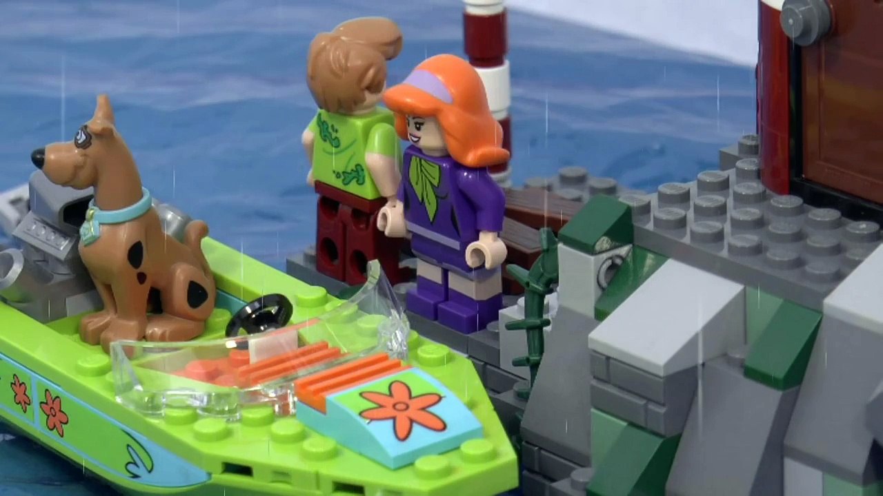 Scooby Doo LEGO Stop Motion Toy Story with Minions and Thomas & Friends | Haunted Lighthouse