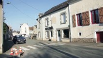 Tout est possible à Saint Pierre des Nids....Même un 2ème terrain de foot : Claude le dit dans ce film réalisé à St Pierre des Nids...