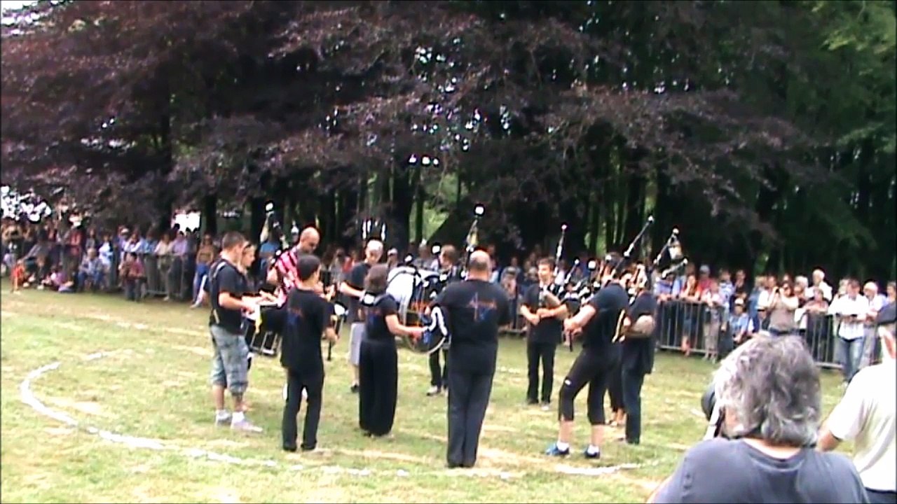 Bagadig Penhars- Pipe Band Menez Meur 2015