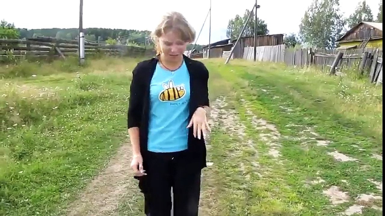 Соня, покажи как ты в клубе танцуешь))