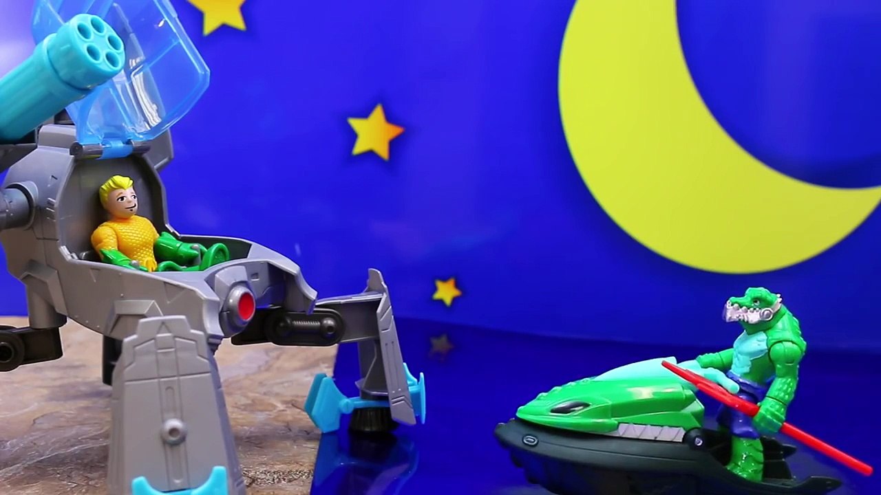 Batman Attacked by Mr Freeze Mechanical Suit Robot and Superman Superhero Fights Clayface