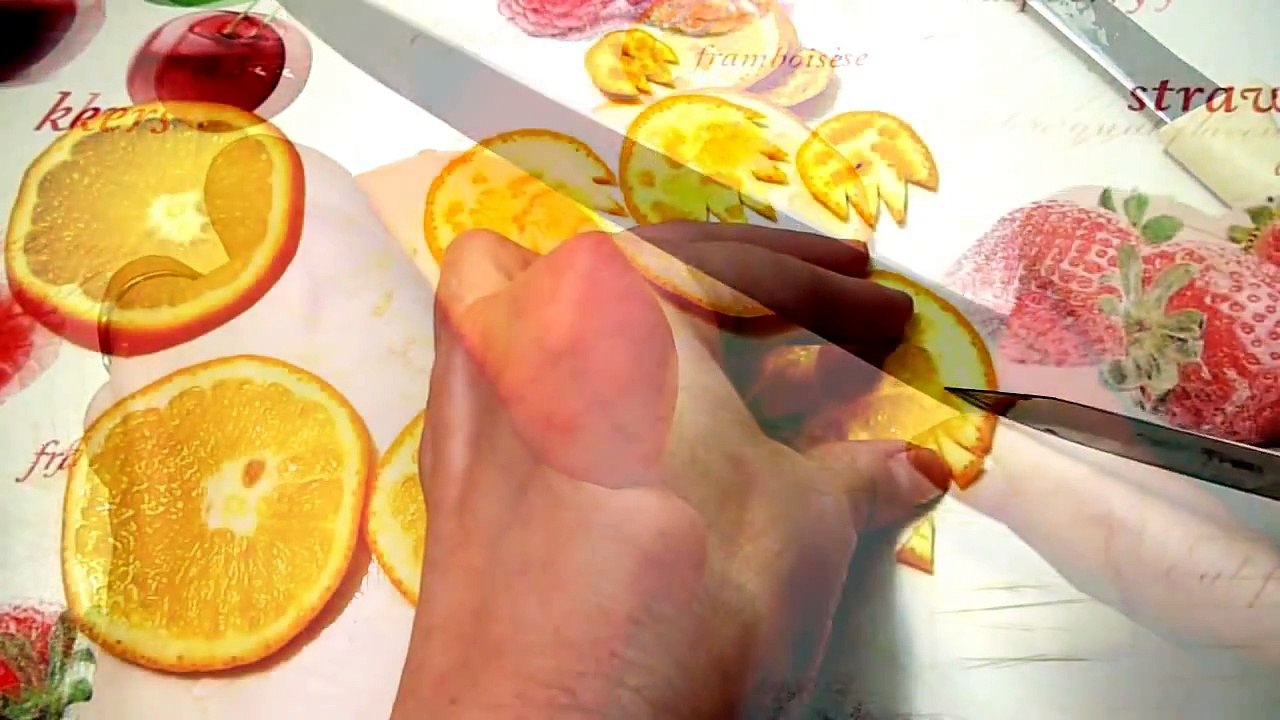Елочка из апельсина! Christmas  tree of orange ! Украшения из фруктов. Decoration of fruit