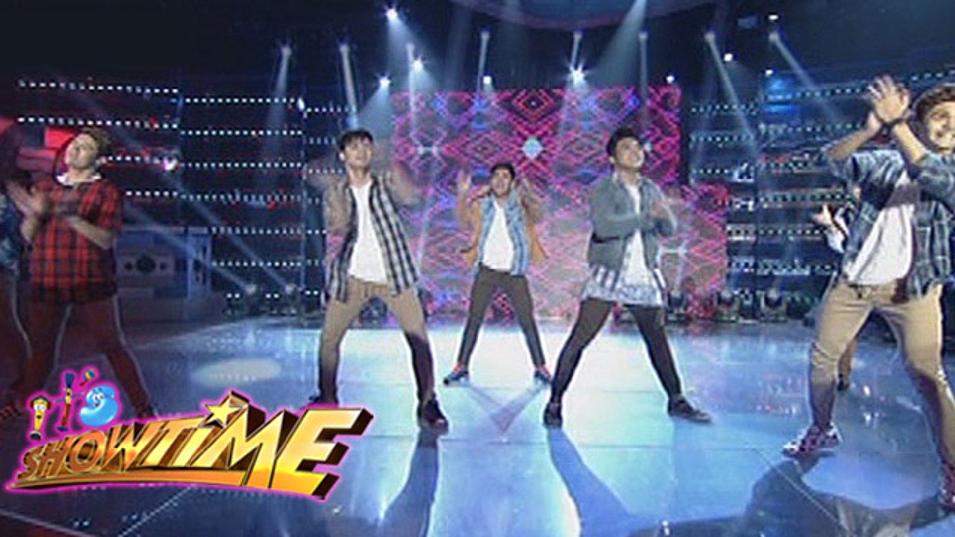 ⁣It's Showtime: Hashtags danced to trending songs