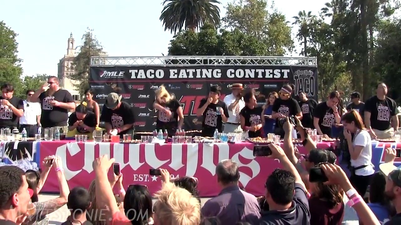 Manger 103 tacos en 8 min - Nouveau record du monde