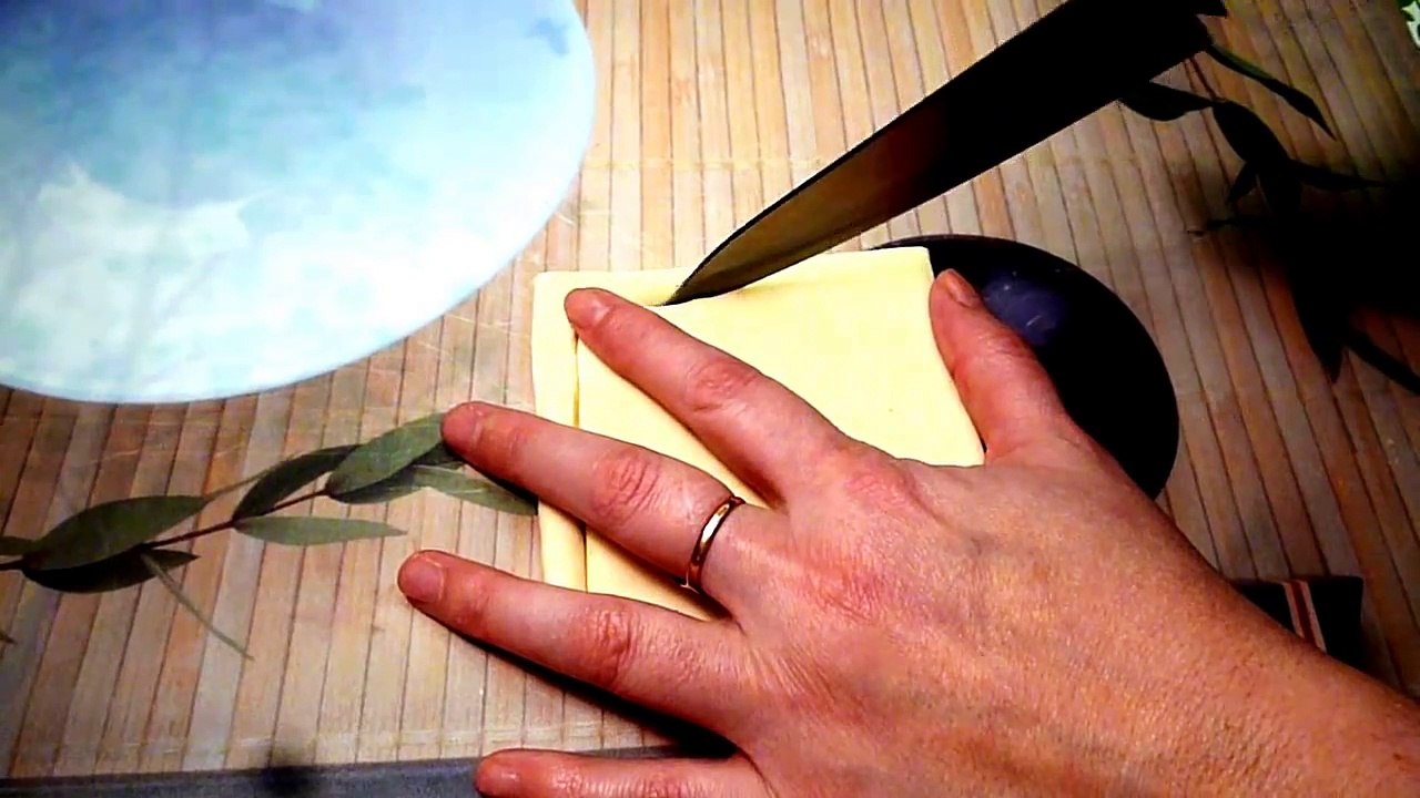 Как лепить из слоеного теста Способ Бабочка How to sculpt puff pastry method Butterfly