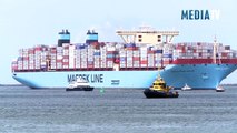 Grootste containerschip Mearsk MC Kinney Moller in Rotterdamse haven