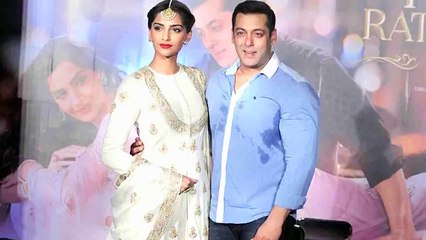 Sonam Kapoor Hot Cleavage Show In Goa Vacation Photos