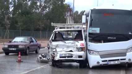 Antalya Kaygan Yol Kazası: 1 Yaralı