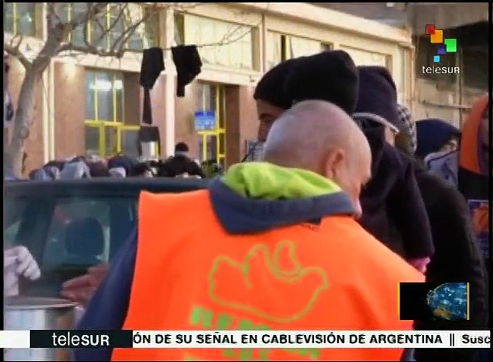 Dossier 3/04: Refugees Trapped in Greece As Borders Close