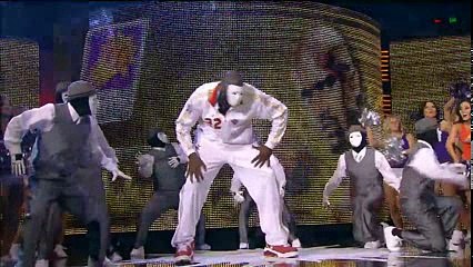Shaq dances with Jabbawockeez at All Star